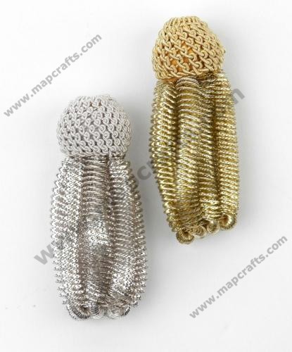 Gold or silver pom poms